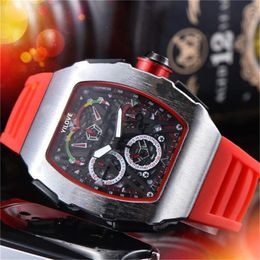 43MM Reloj multifunción para hombre Vestido de estilo deportivo Reloj de diseñador Correa de goma Diseño ahuecado Capa luminosa Calendario impermeable Relojes de pulsera de calidad