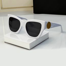 4452 Gafas de sol irregulares de gran tamaño Blanco Gris Lente Mujer Diseñador de verano Gafas de sol Sunnies gafas de sol Sonnenbrille UV400 Gafas con caja