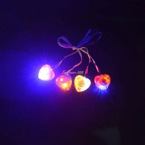 44pcs LED Light Up Toys Party ACCESSOIRES POUR -GLING LUMIÈRES Collier Bracelet Glâches Clip Clip Clip Birthday