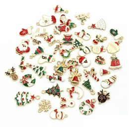 45 stks/partij Kerst Olie Druppelen Legering Diy Sieraden Accessoires Kerstman Sneeuwpop Bell Oorbellen Armband Kleine Hanger Gift Drop Delivery