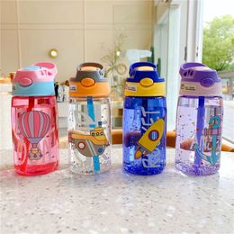 480 ml de niños Bottles de agua Sippy Botellas creativas de alimentación de dibujos animados con pajitas y tapas a prueba de derrames Portable Drinkware 240418