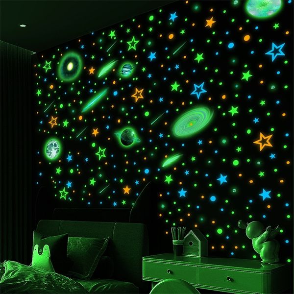 497 pièces/ensemble étoiles lumineuses points planète autocollant mural pour bébé enfants chambre chambre décoration décalcomanies brillent dans le noir autocollants 220421