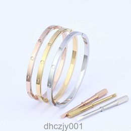 4 mm d'épaisseur 6ème bracelet de créateur en acier titane femmes hommes aiment argent or rose tournevis à ongles bracelets bracelet couple bijoux avec sac d'origine XBRW LJS9