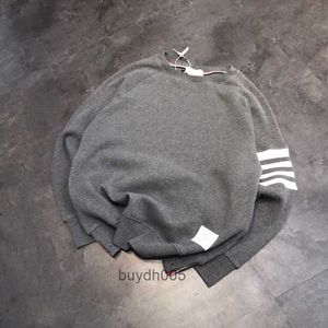 4mqz Maglione da uomo e da donna Stilista Thombrownsweatshirt Alta edizione Girocollo Filato intrecciato Waffle Peso elevato Uomo Autunno/Inverno Stile Capelli lisci