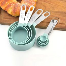 Cuffis à usage multiplié de 4pcs / tasses PP Accessoires de cuisson en acier inoxydable / poignée en plastique Gadgets de cuisine