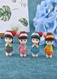 4PCS Pretty Pure Girl Miniature Figurine Bonsai Decoratieve mini Fairy Garden People Standbeeld Moss Ornamenten Resin Craft Y01073288898