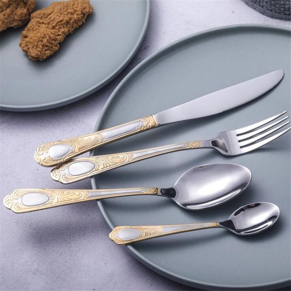 4pcs / ensemble Coueurs plaqués or Flaconarie en acier inoxydable Ensemble de table de table Western Dingel Varelle Spoon Fork Hotel Home Home Steak Knives Forks