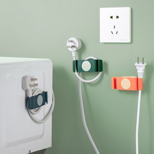 Juego de 4 unidades de ganchos para enchufe, ganchos superpegamento para perforar gratis, almacenamiento de pared para cocina, enchufes para cable de alimentación, soporte para cable de teléfono móvil, clip de almacenamiento