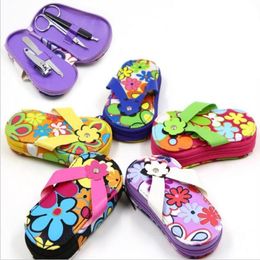 4 stks/set slippers vormige Nail Art Manicure Nail Care Tools met Mini Finger Cutter Clipper Bestand Schaar Pincet Gmvsi