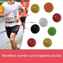 4 -stks sportnummer riem kleurrijke vaste magnetische triatlon draagbare bevestigingsmiddelen met buiten clip doek gesp BIB 220520