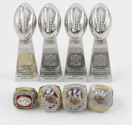 4pcs Super Bowl Chief Sport Team Champions Championship Ring Trofeo Conjunto de trofeos con cajas de madera para hombres Fan regalo 2023 2024