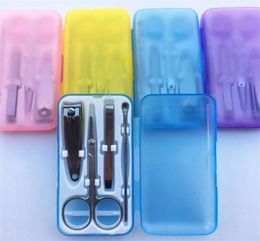 4PCSSET Nails Clipper Kit Manucure Set Clippers Trimmers Pédicure Scissor Random Color Tools Tools Kits Kits Manucure Tool WXY0215321234