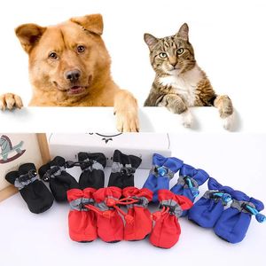 4PCSSet Waterdichte huisdierhondenschoenen Chihuahua Antislip Warm Regen Laarzen voor kleine katten Dogs Puppy Wearresistante laarsjes 240411