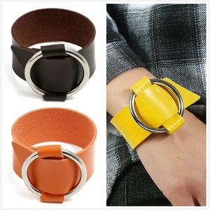 Round Buckle Charms Bangle armbanden 5 kleuren 2023 Nieuwe mode eenvoudig ontwerp pu lederen dames armband armband yelow sieraden geschenken voor mannen vrouwen accessoires