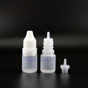 5 ML LDPE Plastic Druppelflessen Met Tamper Proof Caps Tips Diefveilige dunne tepels 100 stuks voor e sappige Ixwok