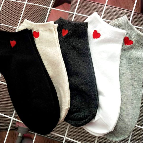 5 paires de nouvelles kawaii chaussettes mignonnes femmes de coeur rouge motif de coeur rouge doux chaussettes en coton à la cheville-hauteur de chaussettes confortables mode 2020
