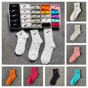 5 pares / Diseñador Media baja cintura alta color sólido negro blanco gris calcetines de algodón transpirables Carta Algodón transpirable jogging Baloncesto fútbol calcetines deportivos