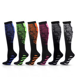 5 PC Sokken Hosiery 3 Paarslot Nieuwe druk Compressie Socks Men Women Sports Nylon Running Marathon Running Riding Stockings Series Patroon Z0419