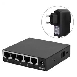 5 poorten 10/100 / 1000 Mbps Adaptive Gigabit Ethernet LAN RJ45 Netwerkschakelaar met oplader Plug EU-Amerikaanse adapter 3