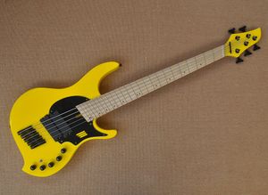 Guitare basse électrique jaune 5 cordes avec frettes et micros inclinés en érable