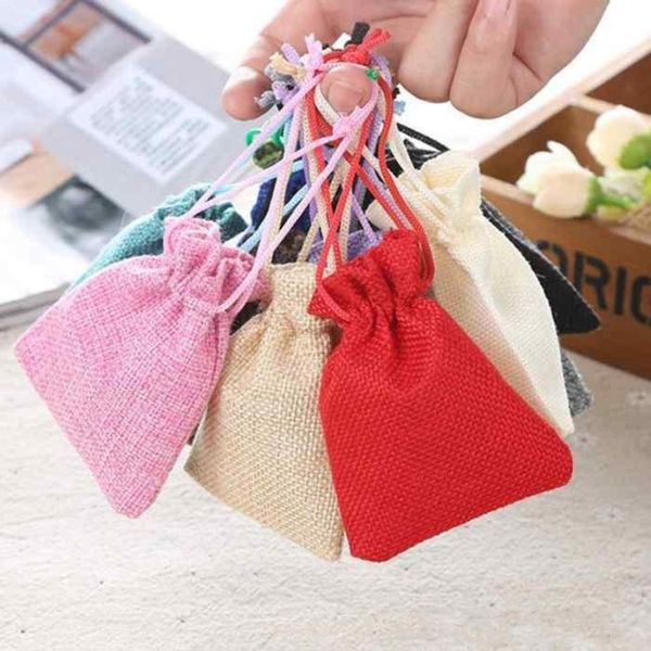 50/sac 7*9 cm sac cadeau en lin coloré petite pochette en Jute bijoux bague collier sac à cordon stockage d'échantillons cosmétiques emballage de faveurs de mariage