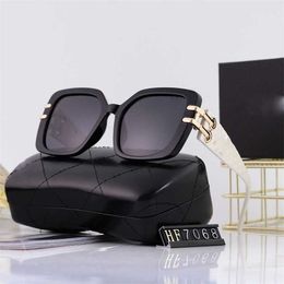 50% de réduction Vente en gros de lunettes de soleil New Polarized TR Lunettes de soleil pour femmes Édition coréenne Sharp Goods Lunettes de conduite Même style droit