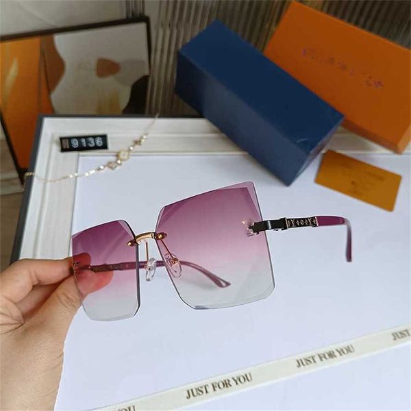 50% de réduction sur la vente en gros de lunettes de soleil New Square Frameless Trimmed Mesh Red Glasses Large Frame Fashion Sunglasses