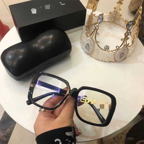 50% OFF Vente en gros de lunettes de soleil New Xiaoxiang Hollow Letter Anti Blue Light Glasses CH5268 Li Nian Même Style Plain Face Artefact Black Frame Flat Mirror