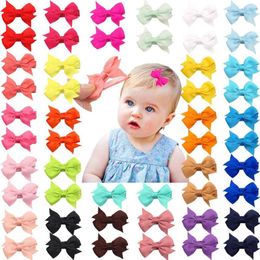 50 pcs / lot 25 couleurs par paires bébé filles épingles à cheveux entièrement doublées minuscules 2 nœuds de cheveux pinces crocodile pour petites filles nourrissons Tod265d