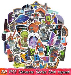 50 PCS impermeable universo ovfo alien et altronautas pegatinas de póster pegatinas para la pared para niños da dy casera portátil portador equipaje M9934618