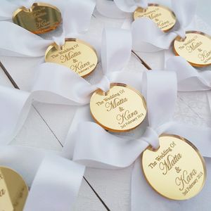 50 * Bautismo de novia personalizada Grabado Espejo de plata Decoración redonda de la moneda Círculo de la decoración del círculo Etiqueta para el compromiso de la boda C0125