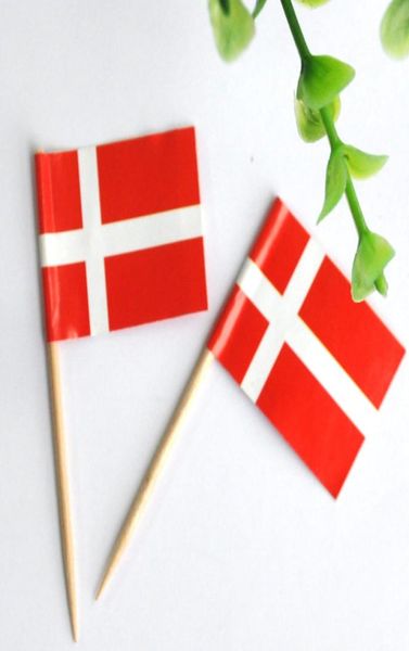 5000 Piezas Selecciones de Bandera Danesa Buffet Sándwich Comida Palos de Fiesta Toppers Banderas de Dinamarca Palillo de Cóctel Palillos de Dientes Mesa de Madera 7355333