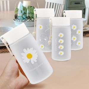 500ml bouteilles d'eau en plastique Daisy bouteille transparente sans BPA Sports de plein air tasse tasse étudiant Portable avec corde 220714