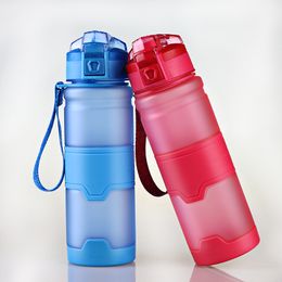 Botella de agua deportiva de 500ml, botella de agua de plástico con tapa abatible a prueba de fugas, botellas ligeras Tritan a prueba de fugas sin BPA