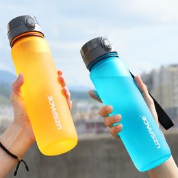 500 ml Botellas de agua deportivas Portátil a prueba de fugas Tritan Plástico Botella de bebida directa Tour al aire libre Campamento Drinkware Artículos de envío gratis 201105