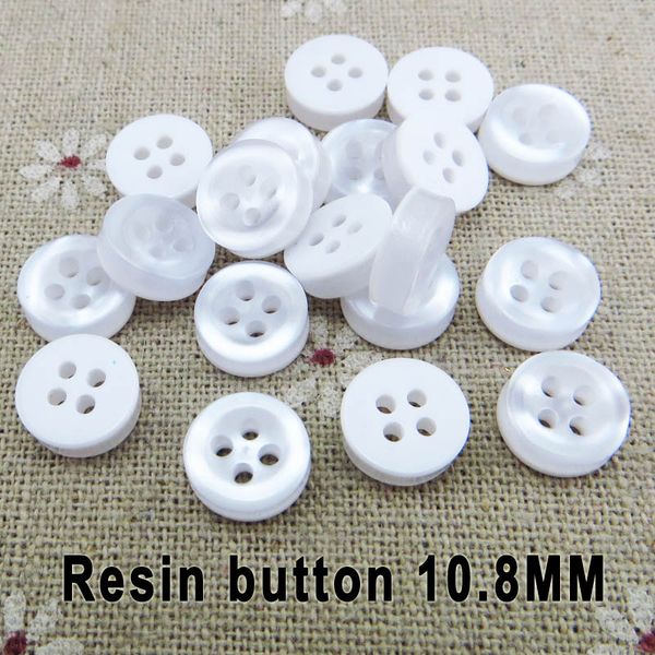 500 pièces 10.8 MM 4 trous blanc classique chemise boutons manteau couture vêtements accessoire enfant bouton en plastique r-301