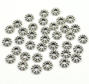 500pcs Antique Silver Flower Spacer Perles pour les bijoux Trouver Bracelet Collier main Bijoux bricolage accessoires 6 mm