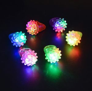 500pcs clignotant bulle fraise anneau Rave Party clignotant doux gelée lueur vente chaude! Cool Led Light Up Finger LED Lights SN817