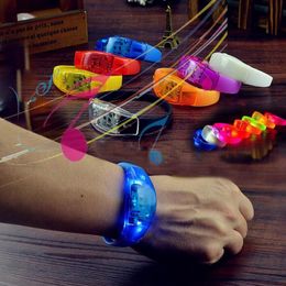 500 stks Voice Control LED Armband Geluid Geactiveerde Glow Armband voor Party Clubs Concerten Dansen Prom Decoration