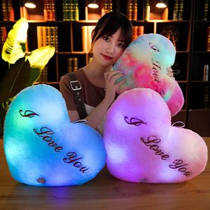 50cm Creative Light Up Led en forme de coeur en peluche en peluche Lettre Lovers cadeau lumineux coloré pour petite amie oreiller Saint Valentin 240305