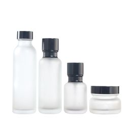50 g glazen fles wtih plastic houten korrel deksels 50 ml 110 ml 150 ml vorstglas cr￨me cosmetische container pomp flessen
