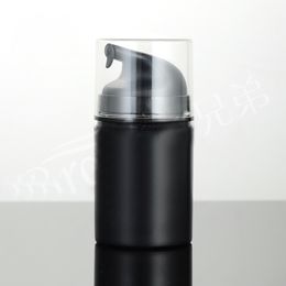 Bouteille de lotion sans air en plastique transparent noir de 50 ML avec pompe, couvercle transparent utilisé pour l'emballage cosmétique
