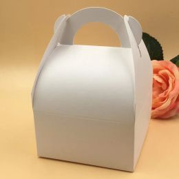 50pcs 10x10x14.5cm Qualité Kraft Fête De Mariage Faveurs Coffrets Cadeaux Chocolats Blancs / Gâteau / Nourriture Faite À La Main / Boîte De Bonbons Boîtes De Stockage De Papier