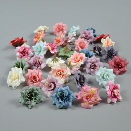 50pcs 26Colors Silk Rose Flower Heads Home Simulation Decor pour le scrapbooking Handicraft Festival Decoration 240422