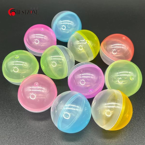 50pcs 45 mm Capsules de jouets en plastique PP à moitié transparent Colorful Round Surprise Ball Easy Open Lock pour le distributeur automatique Amusement 240422