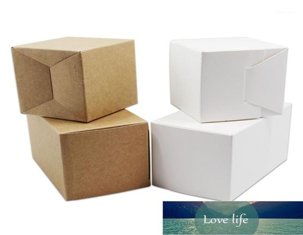 50pcs 5x5x5cm kraft papel de papel blanco de papel blanco pequeño cartón de cartón cartón carcajado cajas de embalaje de carcajadas boda17848511