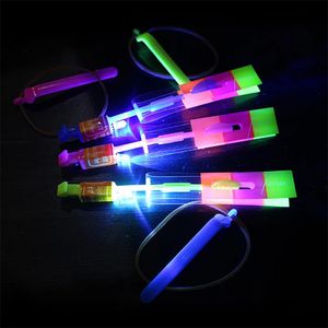 50 pcs incroyable lumière jouet fusée hélicoptère jouet volant lumière LED jouets fête amusant cadeau élastique catapulte 240105