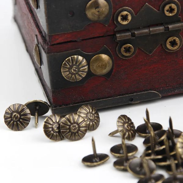 50pcs Antiques d'ameublement Adveaux Nails décoratifs Adveliers pour bijoux charnière Table Pushpins Puchpins Meubles ACCESSOIR