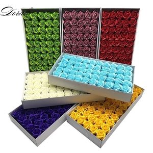 50pcs / boîte Savon Artificiel Rose Fleur Décoration Diy Tenant Des Têtes De Fleurs Pour La Fête De Mariage De Noël Valentines Y201020