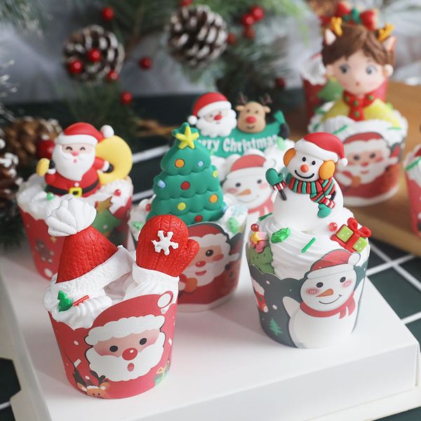 50pcs Christmas Cupcake Paper Cups Home Christmas Cake Decorations Muffin Cupcake Liners Merry Christmas Cake Moule Casse de cuisson